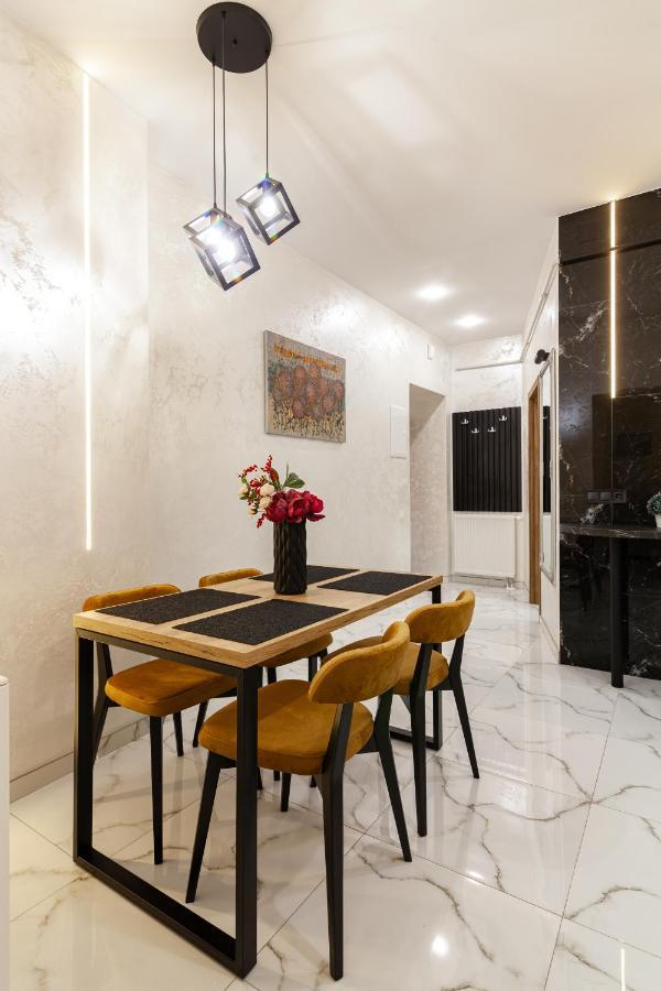 Alfa Apartments Svobody 39 Lviv Exterior foto